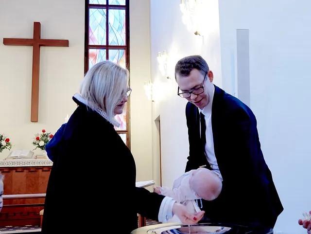 Dåb i Johannes Døbers Kirke ved Karin Thanning